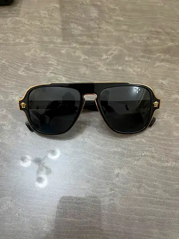 AUTHENTIC VERSACE SUNGLASSES FOR UNISEX..