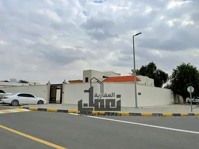 فيلا  زاوية للبيع فى الدرارى الشارقة بمساحة 8000قدم موقع مميز جدا السعر 1700000درهم