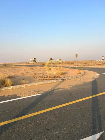 للبيع ارض تجاريه في منطقه روضه القرط مساحه 33.663 قدم زاويه على شارعين 97 متر   تصريح ارضي +1باركن +3 طوابق