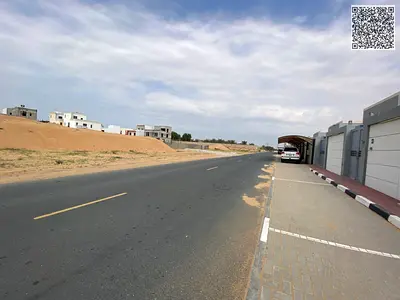 للبيع ارض شارع وسكه شامله الرسوم بموقع مميز وخدمى تملك حر لجميع الجنسيات