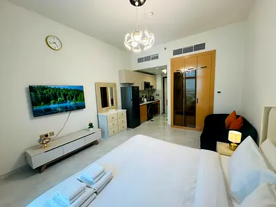 LUXURY FURNISHED II COZY STUDIO II FULL FAMILY BUILDING