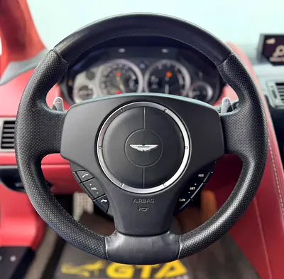 2015 Aston Martin VANTAGE — фото 12