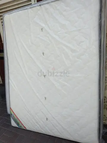 160x200cm Queen size mattress.  Same day delivery available
