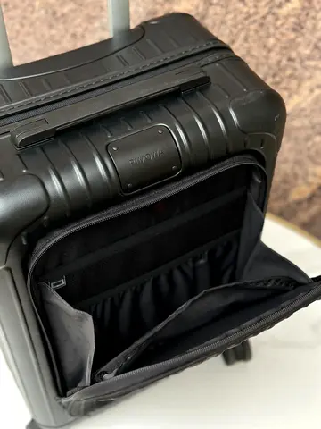 RIMOWA Essential Sleeve Cabin suitcase in Matte Black