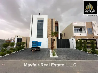 فيلا عائلية بتصميم رائع مع إمكانية الوصول إلى السطح | تشمل النقل