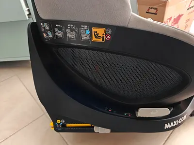 Maxi-Cozy Pearl 360 car seat