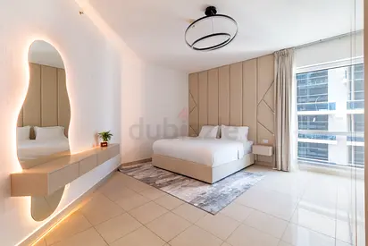Master Room in Luxurious Apartment| Canal  Skyline Views | Near DMCC Metro | For Single Lady
