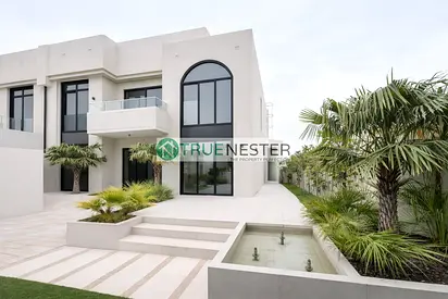 Elegant 5BR Villa with Garden | Driver Room | Prime Jumeirah 1