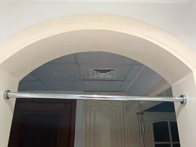 Door way pull up bar