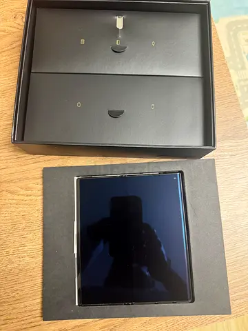 Huawei Fold Mate XS2  in Original Packaging