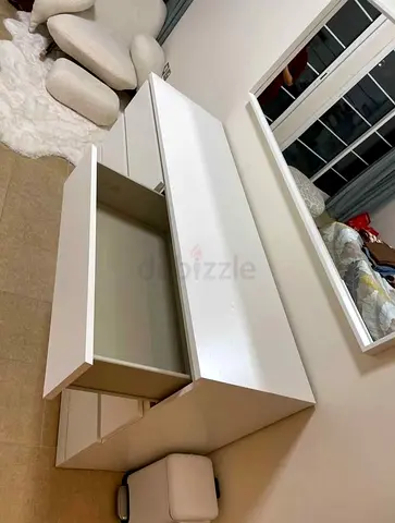 Ikea 6draweres chaster available