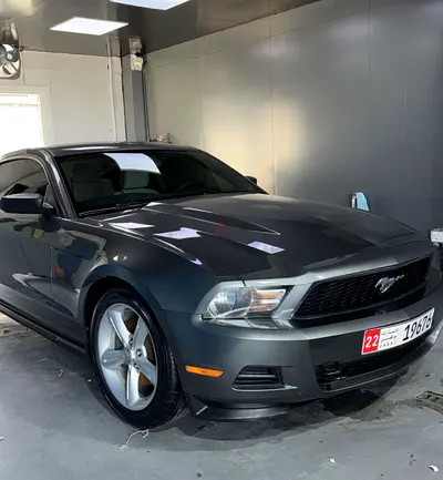 V6 Manual transmission // GCC // 2012 // perfect condition