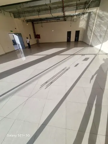 🏢 للإيجار – بناية في النباعة 📍 موقع حيوي ومميز 🔹 تفاصيل البناية: ▪️ بناية مكوّنة من 4 طوابق ▪️ البناية كاملة مكتب 200,000 درهم 💳 طريقة الدفع: ▪️ ح