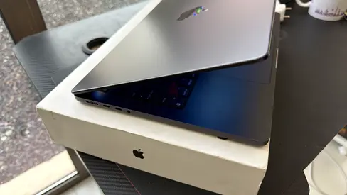 Apple M3 Max 36GB RAM 1TB