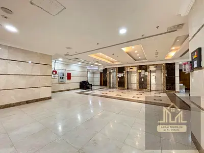 🏡 شقة غرفتين وصالة | 💰 الإيجار 54,000 درهم | 🔒 التأمين 5% | ❄️ تكييف مركزي | ✅ بحالة جيدة