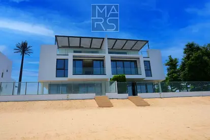 4BR Townhouse | Beach access | 10% DP | Limited units