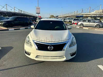 Ñissan Altima 2015 model Gcc sv mid option