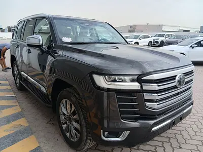 2025 Toyota Land Cruiser LC300 VX Full-Option with Radar 4.0L V6 Naturally-Aspirated Petrol A/T 4WD