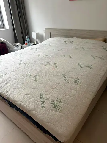 Lightly used mattress topper Bamboo