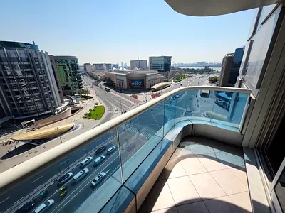 15 DAYS FREE // FRONT OF METRO. SPECIOUS 2BHK. BALCONY. FREE PARKING. FAMILY ONLY