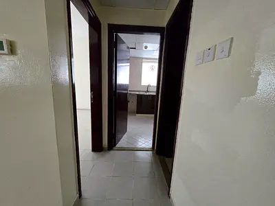 غرفة و صالة/ مساحة واسعة/ موقع مميز /اضاءة طبيعية
