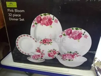 My 32-piece Pink Bloom Floral Dinner Set — New in Box