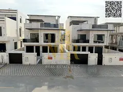 .A villa with personalized finishes, all-inclusive, located on a main street, close to all services,