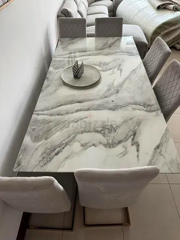 6-Seater Marble-Effect Dining Table with Light Grey Upholstered Chairs