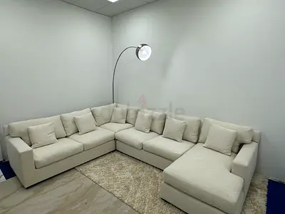 Same like new condition cratebarrel Ushape sofa