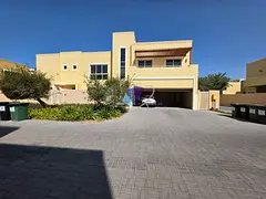 Spacious 5BR Villa | Pool | Study | Parking