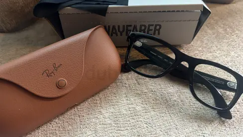 My Ray-Ban Wayfarer black glasses photochromic with original case  box