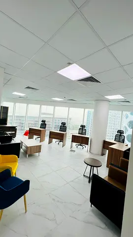 Furnished office | 1000 sq ft | Luxurious amenities | Prime location