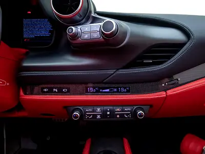 صورة 15 لـ 2020 Ferrari F8 SPIDER