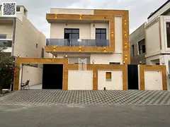 Own a villa with a personal finish on a main street, close to all services. Freehold ownership for a