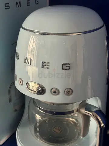 SMEG Coffee Machine – Like New – AED 700