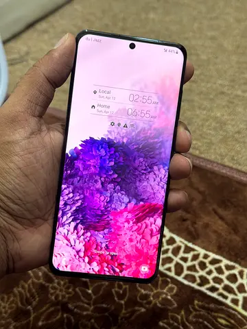 Im selling my Samsung Galaxy S20 Plus— fully working, screen in good condition