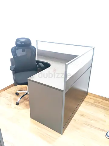 Reception workstation with privacy panel