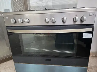 Frigidaire Gas Range with Oven — Used, Working Condition