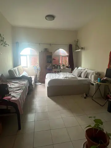 Executive lady bed space AED 2,200.00 all inclusive