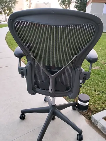 Selling for Herman Miller Areon classic chair size B size and C full loaded