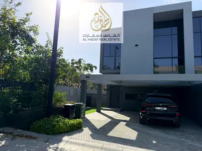 تاون هاوس زاوية للإيجار من المالك في روبينيا مسار بالشارقة 3 غرف نوم مع مطبخ مجهز بالكامل ومجتمع متكامل بمسارات دراجات وحدائق وموقع استراتيجي قريب من