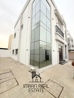 Bright &amp; Spacious 5-BR (130-1chq)(140-4chq)| Wardrobes | Well-Maintained Family Villa