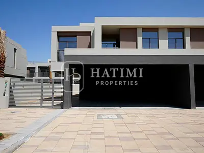 SPACIOUS VILLA | BEACHFRONT LIVING | BRAND NEW