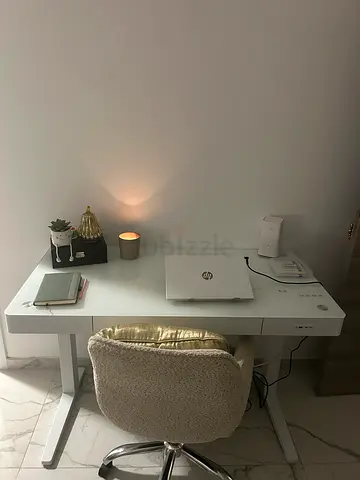White study/computer desk  - good condition