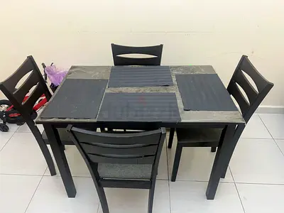 4 seater Dining Table for Sale