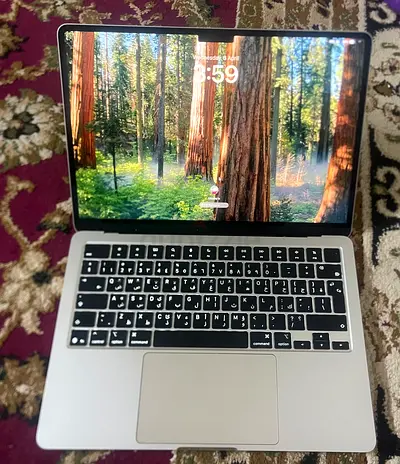 Apple MacBook Pro 13-inch M4 2025 1 month used new valid warranty till