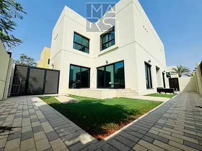 فيلا بأربع غرف نوم في مدينة الشارقة المستدامة | موقع مميز | إيجار ١٣٩,٩٩٩ درهمًا إماراتيًا