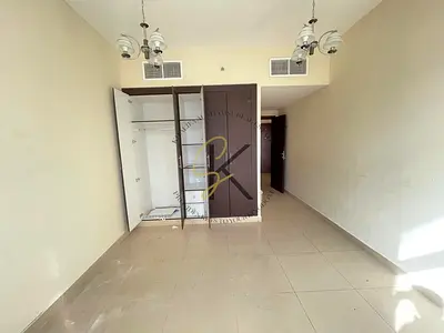 🌟 Spacious Unfurnished 1BHK | 2 Washrooms | Balcony | School Area | 950 Sqft | Family Living in Muwailah – Sharjah 🏡🌅🎓✨