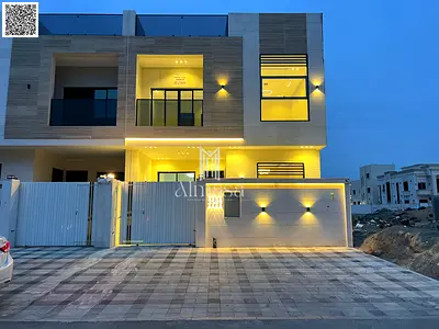For sale: 5-bedroom villa with a roof terrace in a prime location, including registration fees. Excellent finishing, spacious building area, freehold