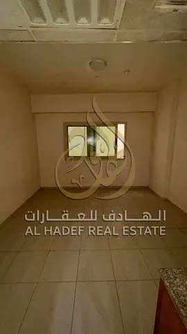 استوديو للإيجار السنوي بمنطقة البوطينة – مطبخ أمريكي – 4 دفعات – بسعر 16 ألف درهم